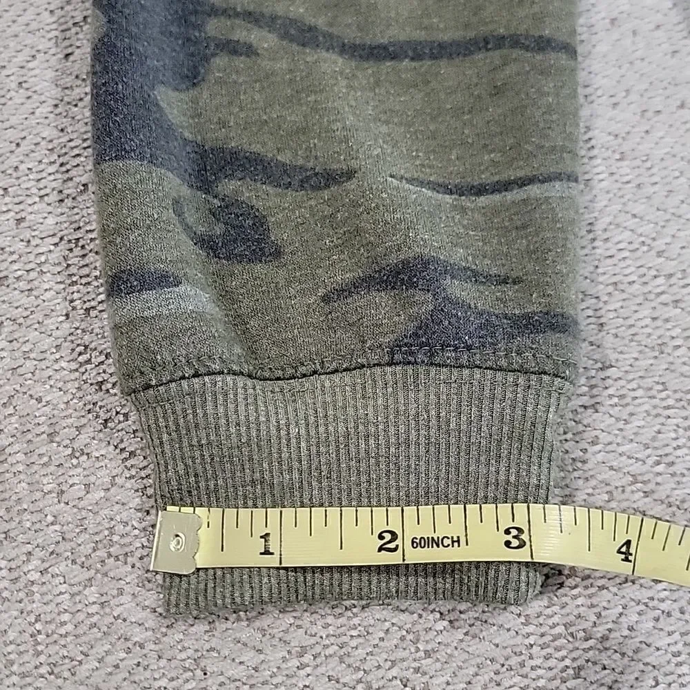 Zoe + Liv Green Camouflage Print Crew Neck Sweatshirt - Size Small